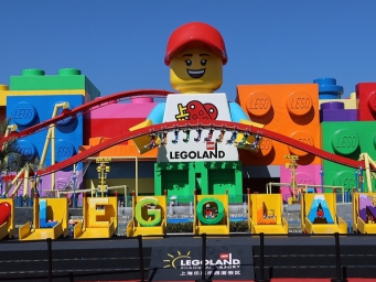 快乐经济更“热” 暑期主题乐园热度持续攀升