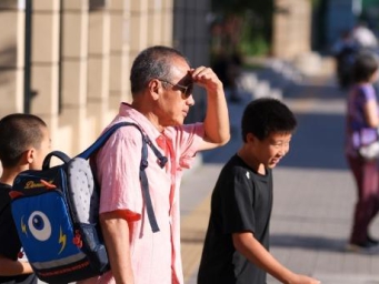 大范围闷热天气持续，还要热多久？