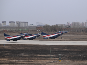 赴约而来！八一飞行表演队时隔10年再赴泰表演