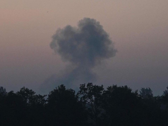 乌军方称对俄罗斯大型炼油厂发动袭击